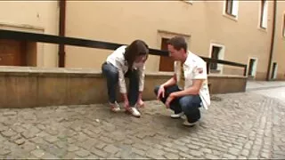 문신을 금발을 찢을 수 있는 그녀의 음부