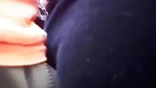 갈색 머리 제공 엉덩이 볼트에 대한 타트를 겸 입에