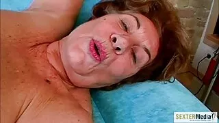 성숙한 레즈비언을 유혹한 어린 소녀에 대한 좋은 성별