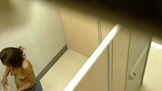 선물 대신 가슴이 큰 금발은 크리스마스 트리에 육즙이 많은 입으로주었습니다