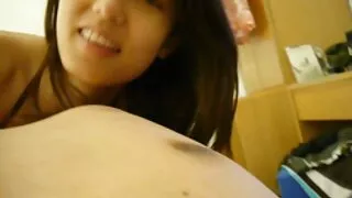 저렴한 카프리 카발리 수음을 해 뜨겁게 의자에