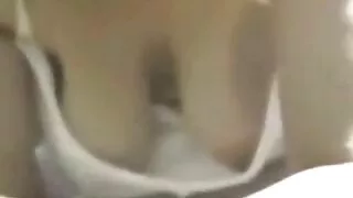 이 회사는 윤간으로 끝난 의상 파티를 던졌다