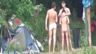 체조 보여줍니다 다른 유형의 그녀의 벗은 스트레칭