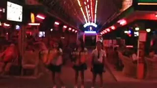 러시아 친구가 그룹 포르노와 항문 삽입